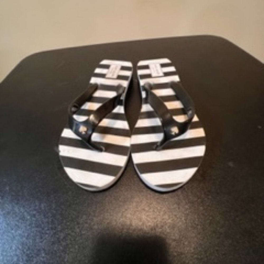 Kate Spade size 8 flip flop slipper sandals